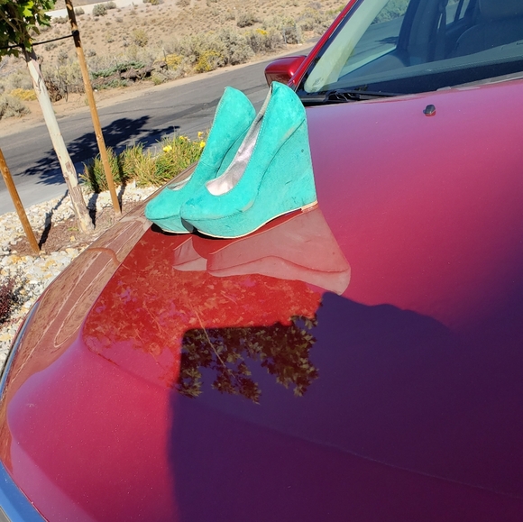 Shoes - Picture 2 of 4